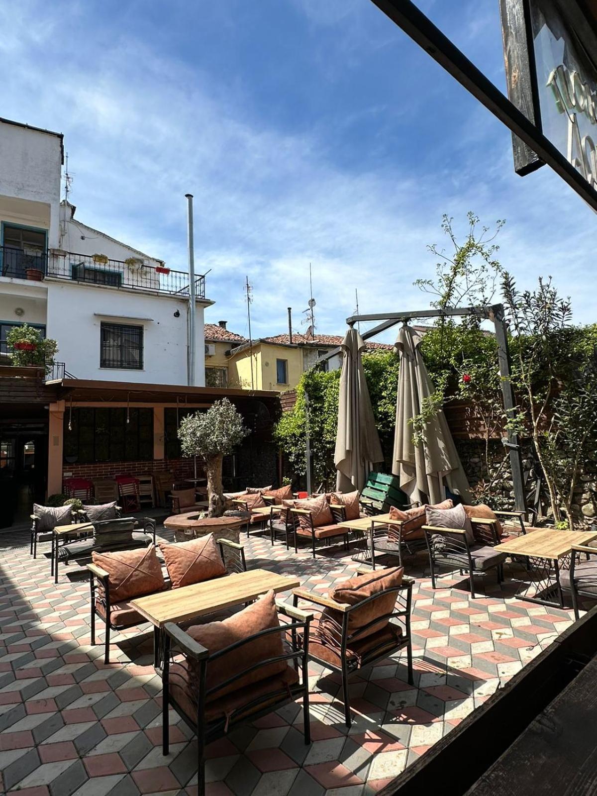 Kultura Hostel Shkoder Exterior photo